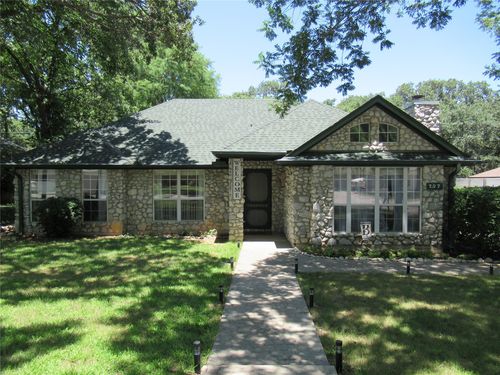 707 High Crest Dr, Azle, TX, 76020-2539 | Card Image
