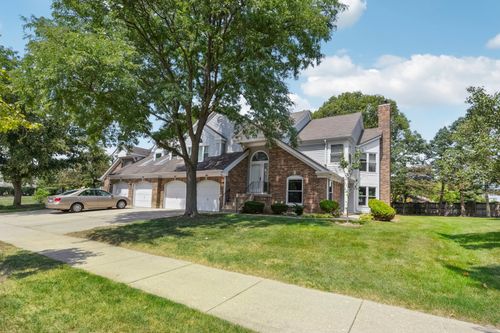 162 Willow Pkwy, Buffalo Grove, IL, 60089-4628 | Card Image