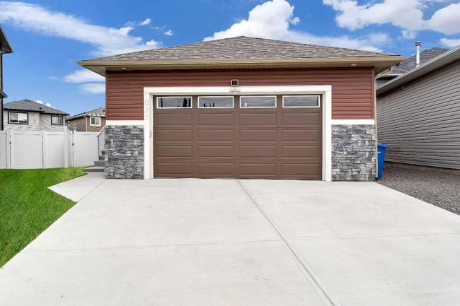 1067 Stevens Place, Home with 3 bedrooms, 3 bathrooms and 4 parking in Crossfield AB | Image 2