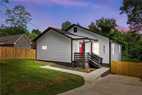 951 Reed Ave, Atlanta, GA, 30344-3715 | Card Image