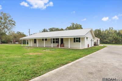 1070 E Plains Port Hudson Rd, House other with 3 bedrooms, 2 bathrooms and null parking in Zachary LA | Image 1