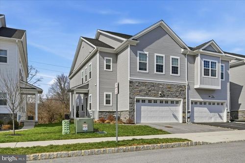 279 Red Leaf Ln, EXTON, PA, 19341-2388 | Card Image