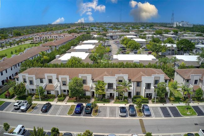 317 - 317 Ne 208th Ter, Townhouse with 3 bedrooms, 3 bathrooms and null parking in Miami FL | Image 35
