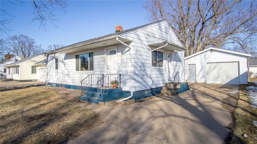2713 11th St, Eau Claire, WI, 54703-2706 | Card Image