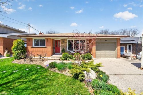 64 San Fernando Dr, Hamilton, ON, L9C2C2 | Card Image