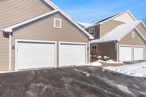 b-5102-772 Bridlewood Drive, HARTFORD, WI, 53027 | Card Image