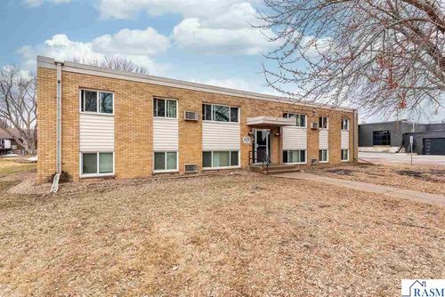 428 Commodore Drive, Mankato, MN, 56001 | Card Image