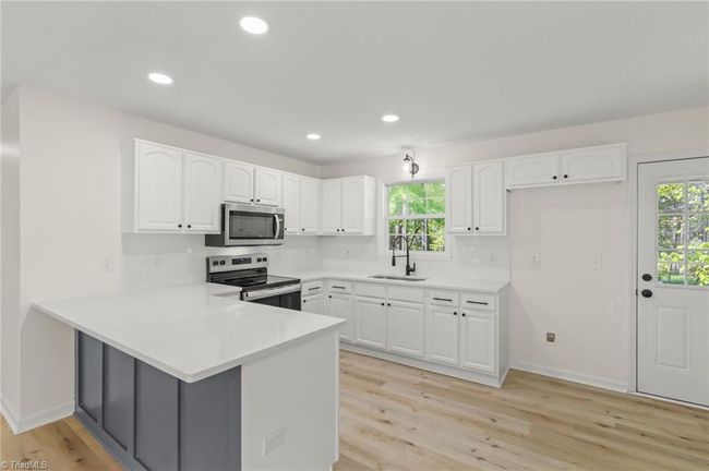 1567 Pineland Dr, House other with 3 bedrooms, 2 bathrooms and null parking in Kernersville NC | Image 11