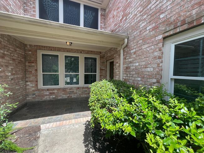 1155 Enclave Sq E, Townhouse with 4 bedrooms, 3 bathrooms and 2 parking in Houston TX | Image 4