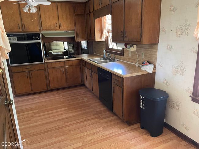 2537 E Atlanta Rd, Home with 3 bedrooms, 2 bathrooms and null parking in stockbridge GA | Image 9