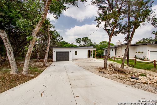 1491 Winding Creek Trl, Spring Branch, TX, 78070-5323 | Card Image
