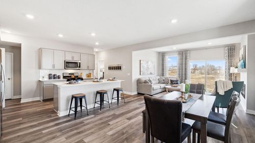 17050 Draper Way, Lakeville, MN, 55044-5701 | Card Image