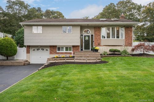 46 Parnell Dr, Smithtown, NY, 11787-2431 | Card Image
