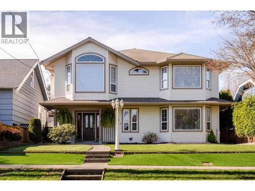 465 Garrett Street, New Westminster, BC, V3L3S3 | Card Image