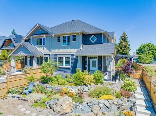 478 Machleary St, Nanaimo, BC, V9R2H2 | Card Image