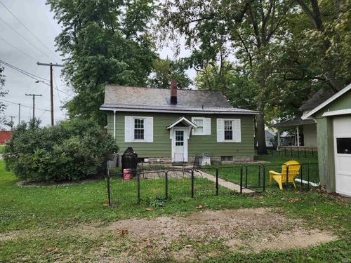 467 E Franklin St, Berne, IN, 46711-2207 | Card Image