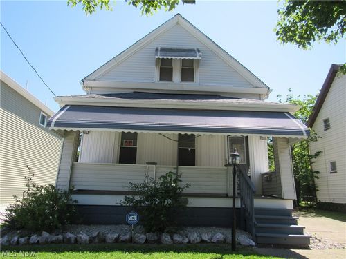 2827 E 117th St, Cleveland, OH, 44120-2109 | Card Image