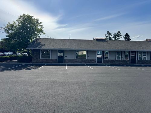 1-and-2-401 Crater Lake Ave, Medford, OR, 97504-6860 | Card Image