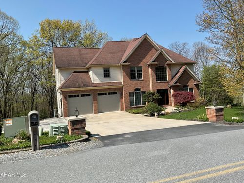 333 Sylvan Oakes Dr, Hollidaysburg, PA, 16648-3107 | Card Image