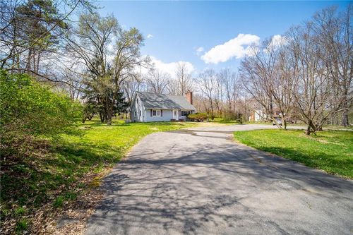 211 Seaman Rd, Circleville, NY, 10919-3104 | Card Image