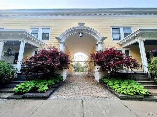 7 Genesee Ct, Utica, NY, 13502-5149 | Card Image