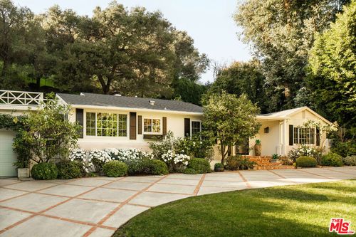 2533 Benedict Canyon Dr, Beverly Hills, CA, 90210-1020 | Card Image