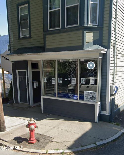 84 Ferry St, Troy, NY, 12180-4151 | Card Image
