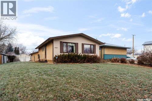 182 Scarth St N, Regina, SK, S4R2Z3 | Card Image
