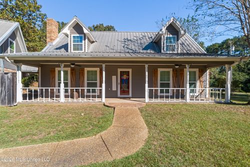 689 Silver Ln Sw, Brookhaven, MS, 39601-1911 | Card Image