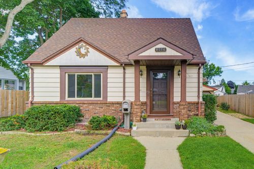 8716 W Boone Ave, WEST ALLIS, WI, 53227-3428 | Card Image