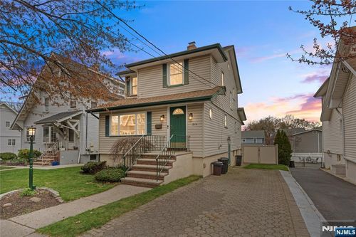 216 5th St, Ridgefield Park, NJ, 07660-1057 | Card Image