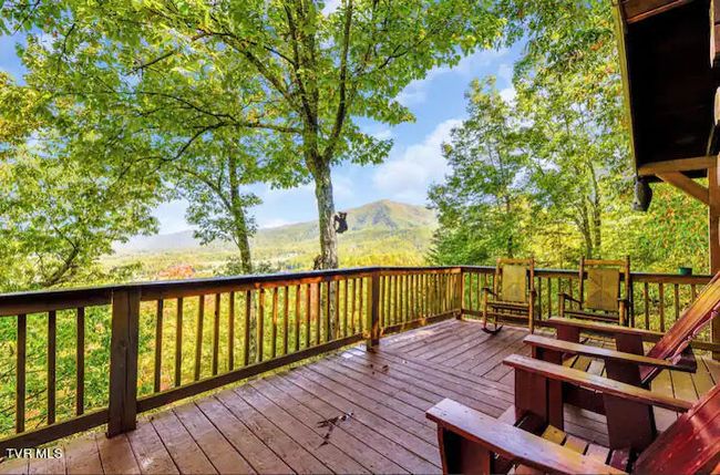 3831 Glenview Way, House other with 3 bedrooms, 3 bathrooms and null parking in Sevierville TN | Image 4