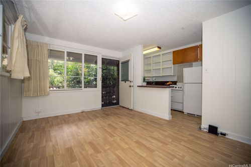 apt-207-423 Kaiolu St, Honolulu, HI, 96815-2284 | Card Image