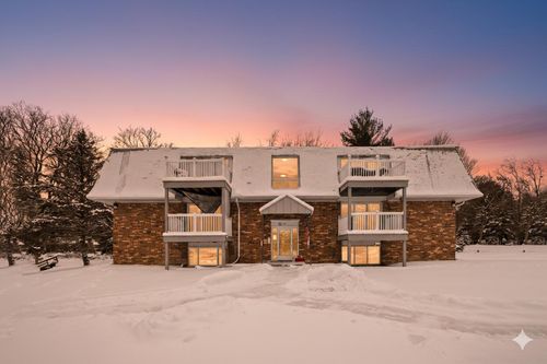 bldg-0-6716 Cascade Rd, Grand Rapids, MI, 49546-6854 | Card Image