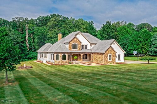6240 Tim Dr, Wadsworth, OH, 44281-8051 | Card Image