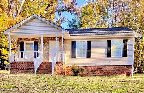 2723 Vestal St, Greensboro, NC, 27406-5117 | Card Image