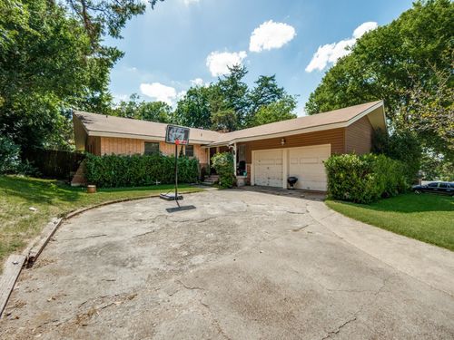 5511 Singing Hills Dr, Dallas, TX, 75241-1238 | Card Image