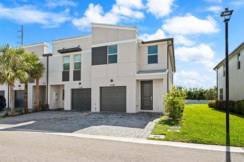 3522 Joshua Tree St, Palm Springs, FL, 33461-6169 | Card Image