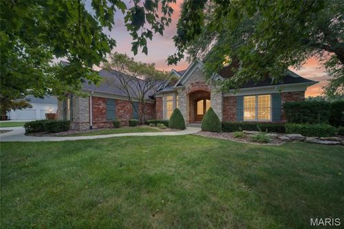 1008 Hawks Landing Dr, Lake St Louis, MO, 63367-1832 | Card Image
