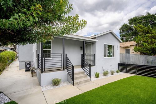 2521 Manhattan Ave, Montrose, CA, 91020-1807 | Card Image