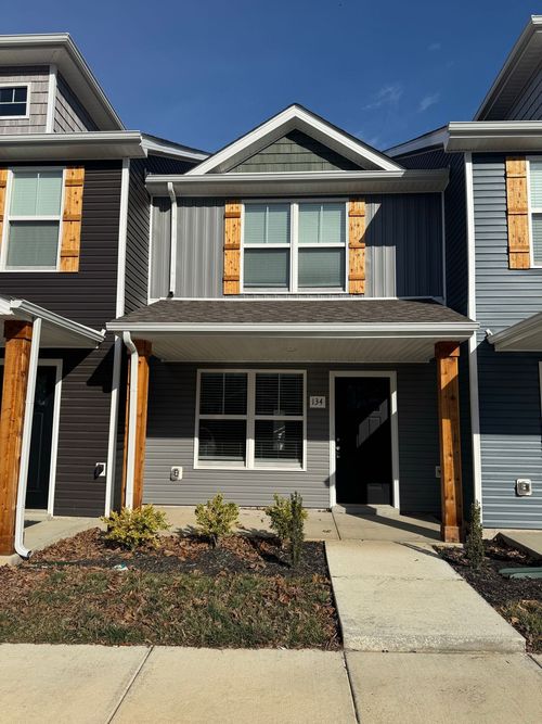 134 Quarry Point Dr, Clarksville, TN, 37043-3368 | Card Image
