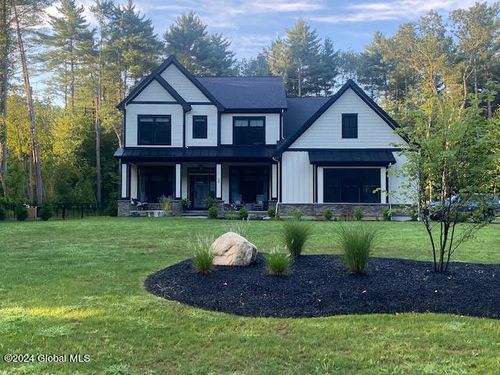 15 Forest Hills Blvd, Rensselaer, NY, 12144-5831 | Card Image