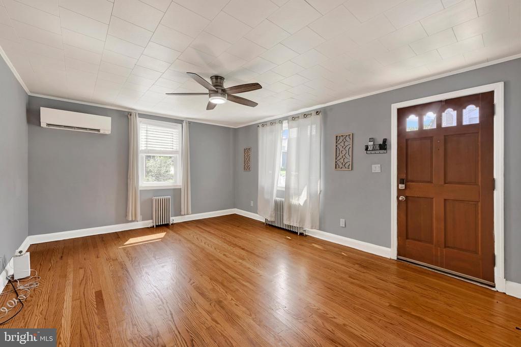 Residential in PARKVILLE 5