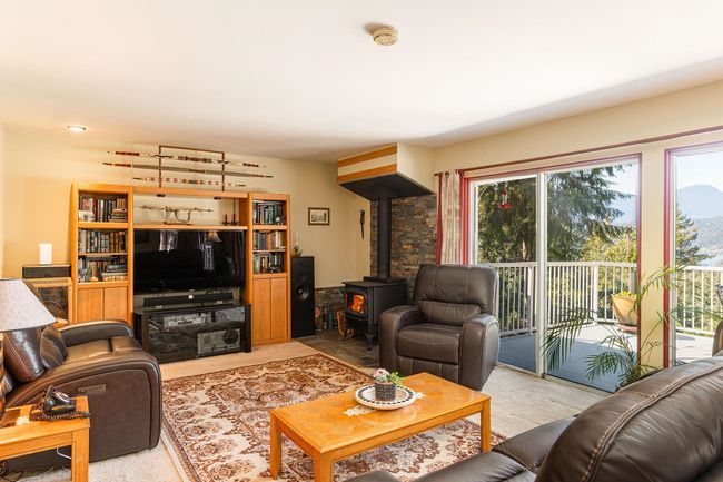 876 Windjammer Road, House other with 4 bedrooms, 3 bathrooms and null parking in Bowen Island BC | Image 5