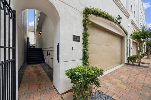 1244 W 23rd St, Houston, TX, 77008-1816 | Card Image
