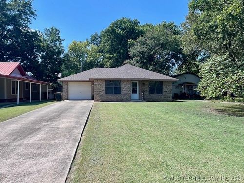 307 N 8th Ave, Durant, OK, 74701-4227 | Card Image