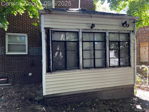 11561 Nottingham Rd, Detroit, MI, 48224-1126 | Card Image