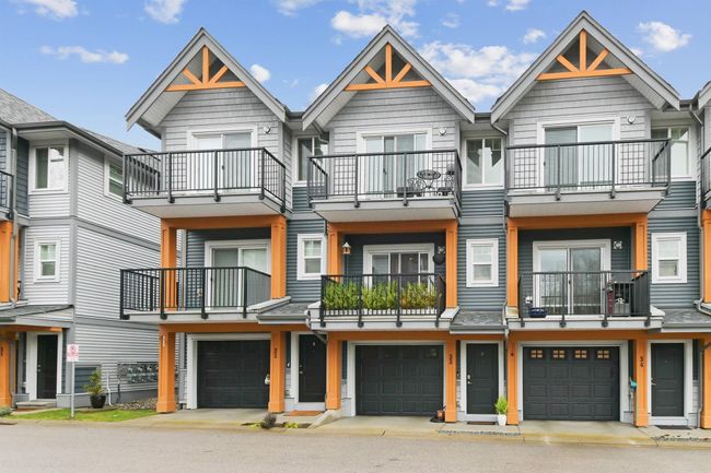 33 - 22810 113 Avenue, Townhouse with 3 bedrooms, 2 bathrooms and 2 parking in Maple Ridge BC | Image 1