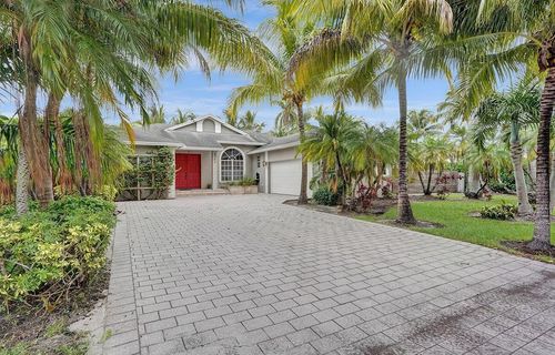 2105 Sw 12th Ter, Fort Lauderdale, FL, 33315-2301 | Card Image