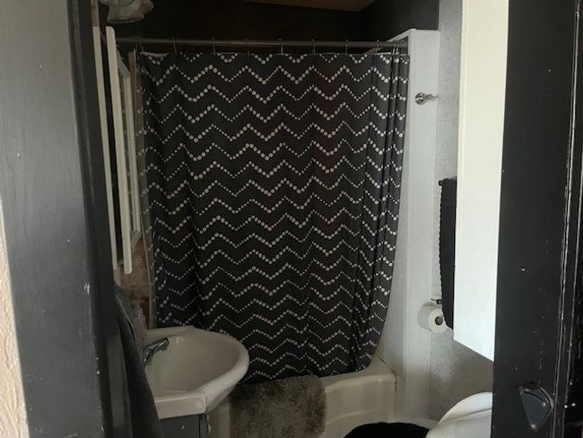 401 N Pine St, House other with 2 bedrooms, 1 bathrooms and 1 parking in Wenona IL | Image 8